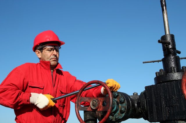 how-to-become-a-petroleum-technician-environmentalscience